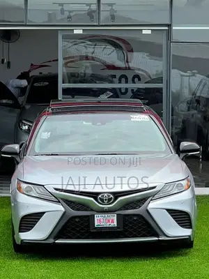 Toyota Camry XSE FWD (2.5L 4cyl 8AM) 2018 Silver