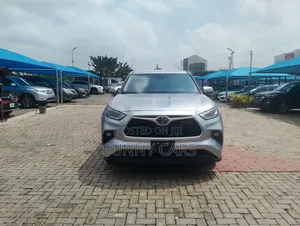 Toyota Highlander LE AWD 2023 Gray