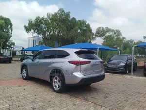 Toyota Highlander LE AWD 2023 Gray