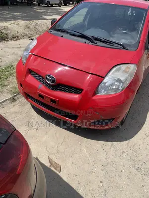 Toyota Yaris 2009 Red