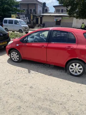 Toyota Yaris 2009 Red