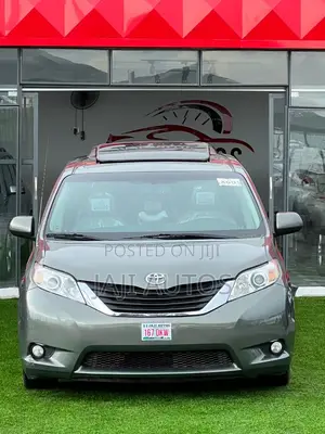 Toyota Sienna XLE 7 Passenger 2011 Gray