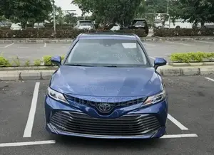 Toyota Camry LE FWD (2.5L 4cyl 8AM) 2018 Blue