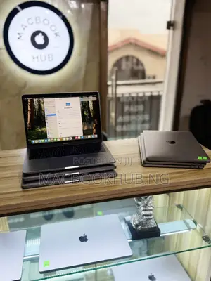 Laptop Apple MacBook Pro 2018 16GB Intel Core i7 SSD 512GB