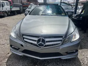 Mercedes-Benz E350 Base 4Matic Sedan AWD (3.5L 6cyl 7A) 2013 Gray