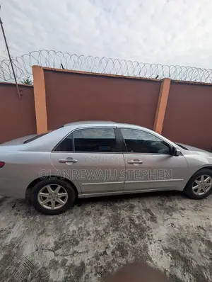 Honda Accord Automatic 2005 Silver