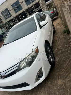 Toyota Camry LE 4dr Sedan (2.5L 4cyl 6A) 2013 White