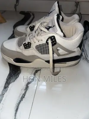 Air Jordan 4