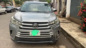 Toyota Highlander Windscreen Available