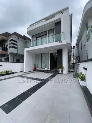 5bdrm Duplex in Vgc for sale