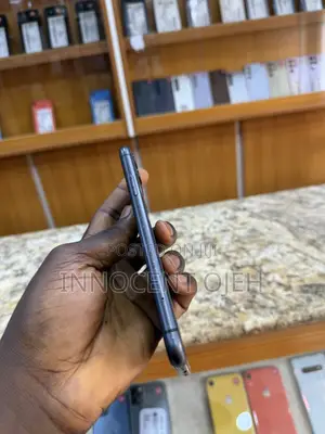 Apple iPhone 11 64 GB Black