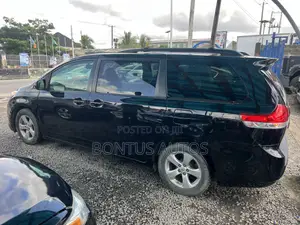 Toyota Sienna LE 7 Passenger 2012 Black