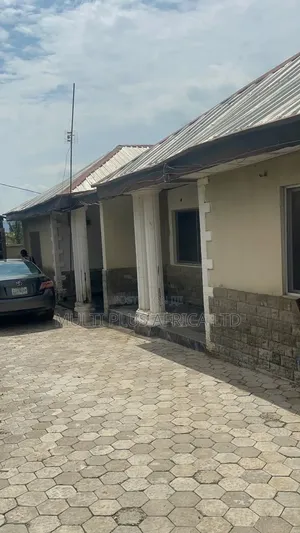 4bdrm Bungalow in 1000 Unit Housing for sale