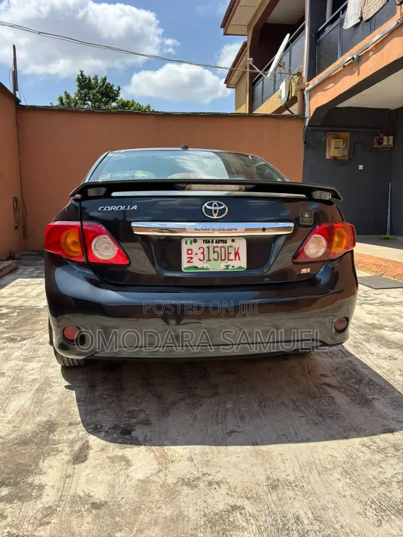 Toyota Corolla 2009 Black