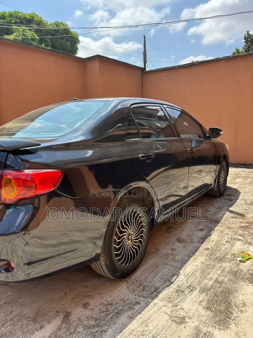 Toyota Corolla 2009 Black
