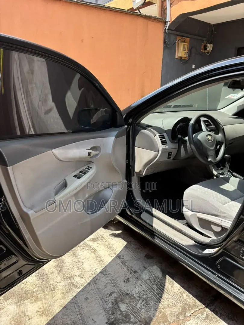 Toyota Corolla 2009 Black