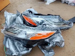 Head Lamp Set Toyota Camry 2018