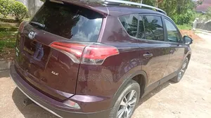 Toyota RAV4 2018 Maroon