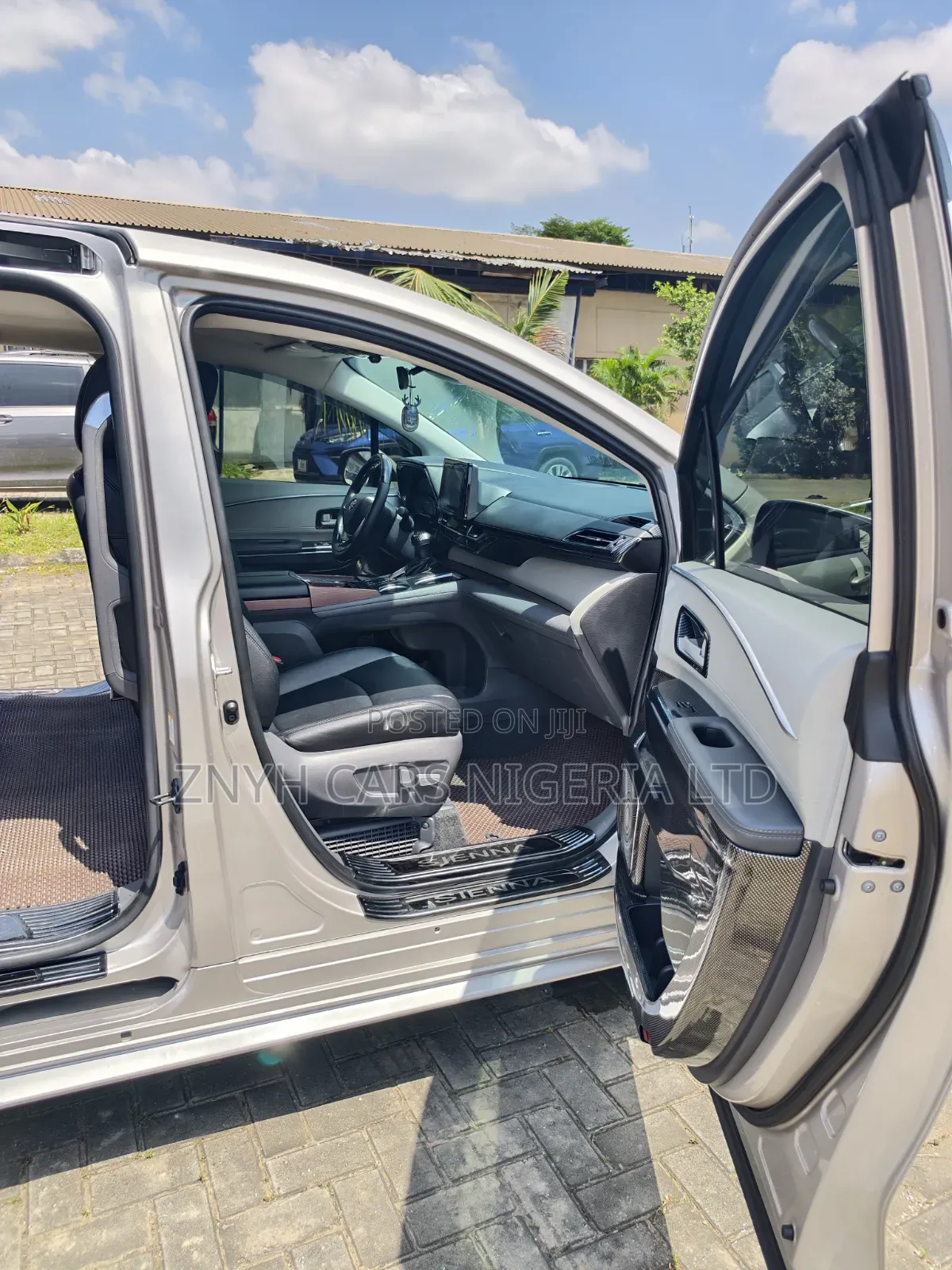 Toyota Sienna 2023 Gray