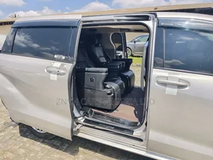 Toyota Sienna 2023 Gray