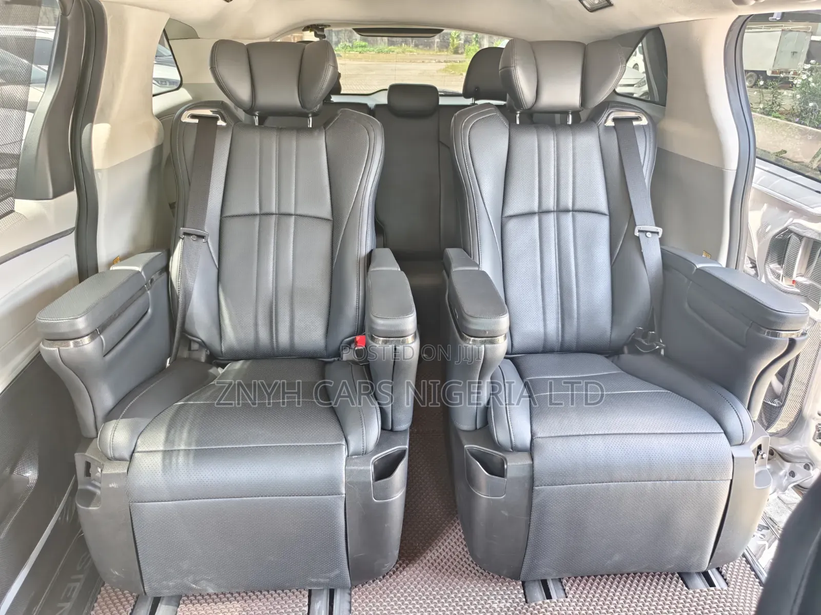 Toyota Sienna 2023 Gray