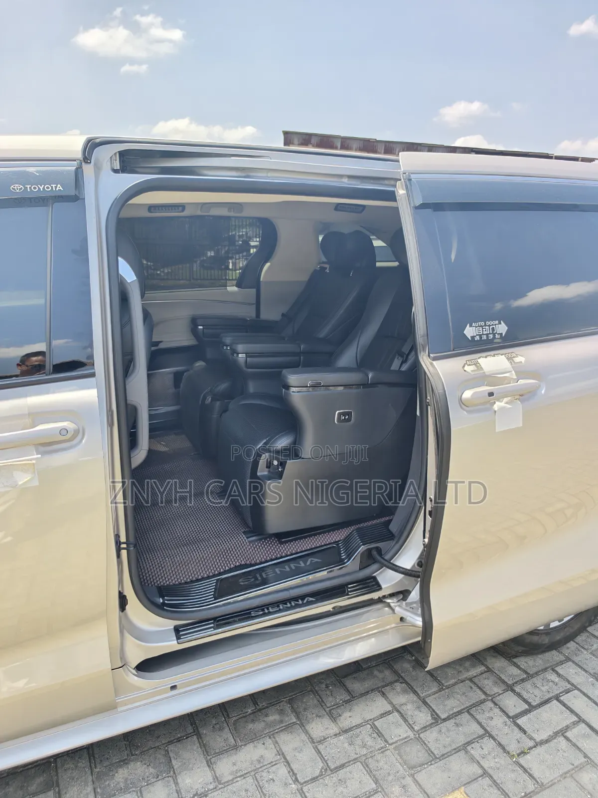 Toyota Sienna 2023 Gray