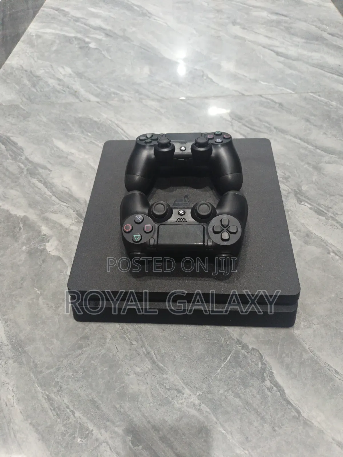 Play Station 4 Slim