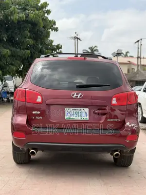 Hyundai Santa Fe 2010 Red