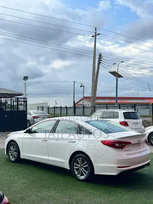 Hyundai Sonata SE 2016 White