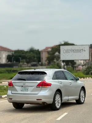 Toyota Venza LE 2011 Silver