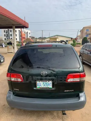 Toyota Sienna CE 2001 Green