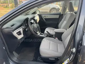 Toyota Corolla LE 4dr Sedan (1.8L 4cyl CVT) 2014 Gray