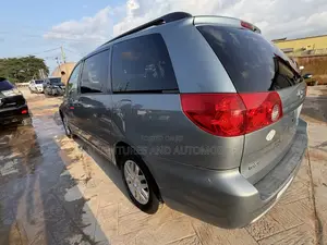 Toyota Sienna 2008 Blue