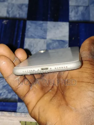 Apple iPhone XR 128 GB White