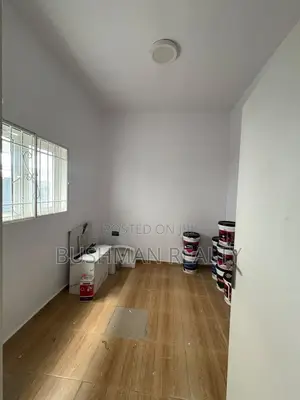 5bdrm Duplex in Ikota for rent