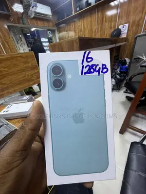 New Apple iPhone 16 128 GB Green
