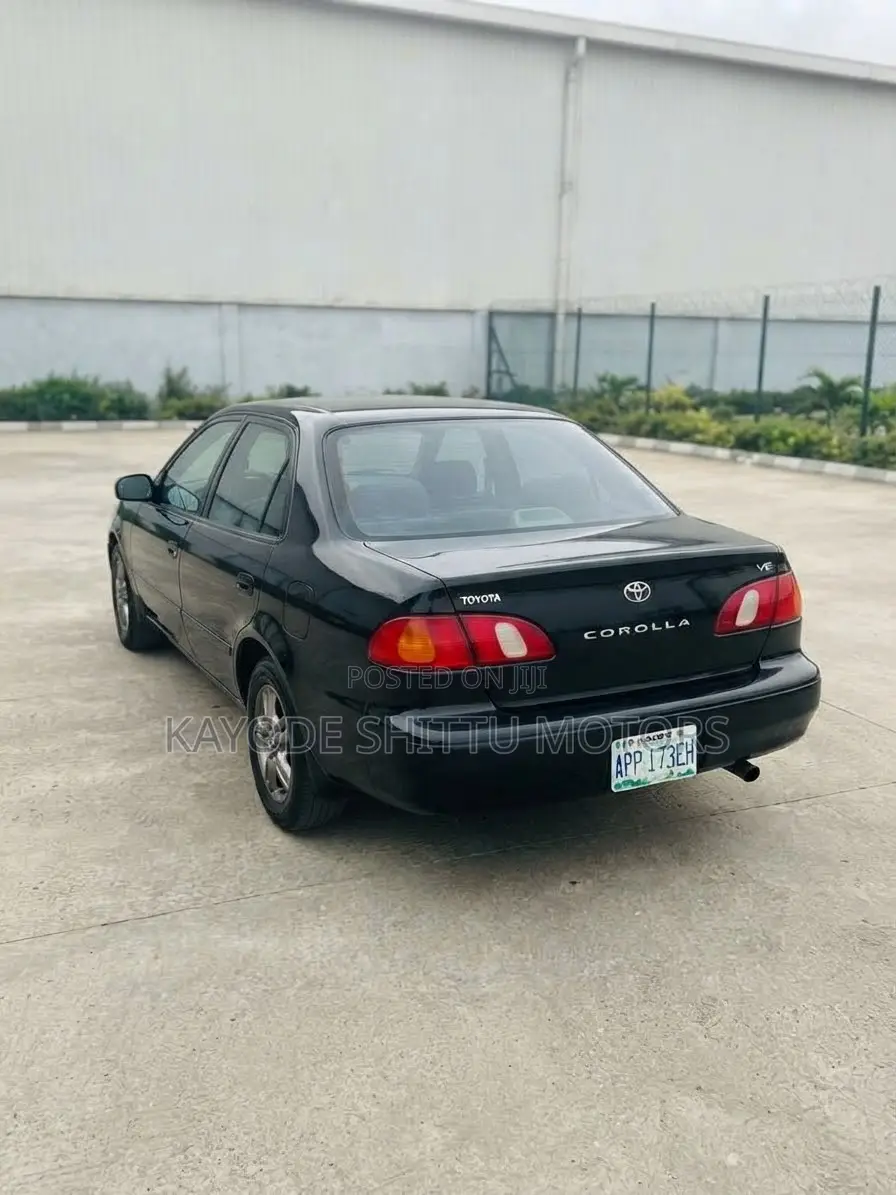 Toyota Corolla 1.9 D Sedan 2000 Black