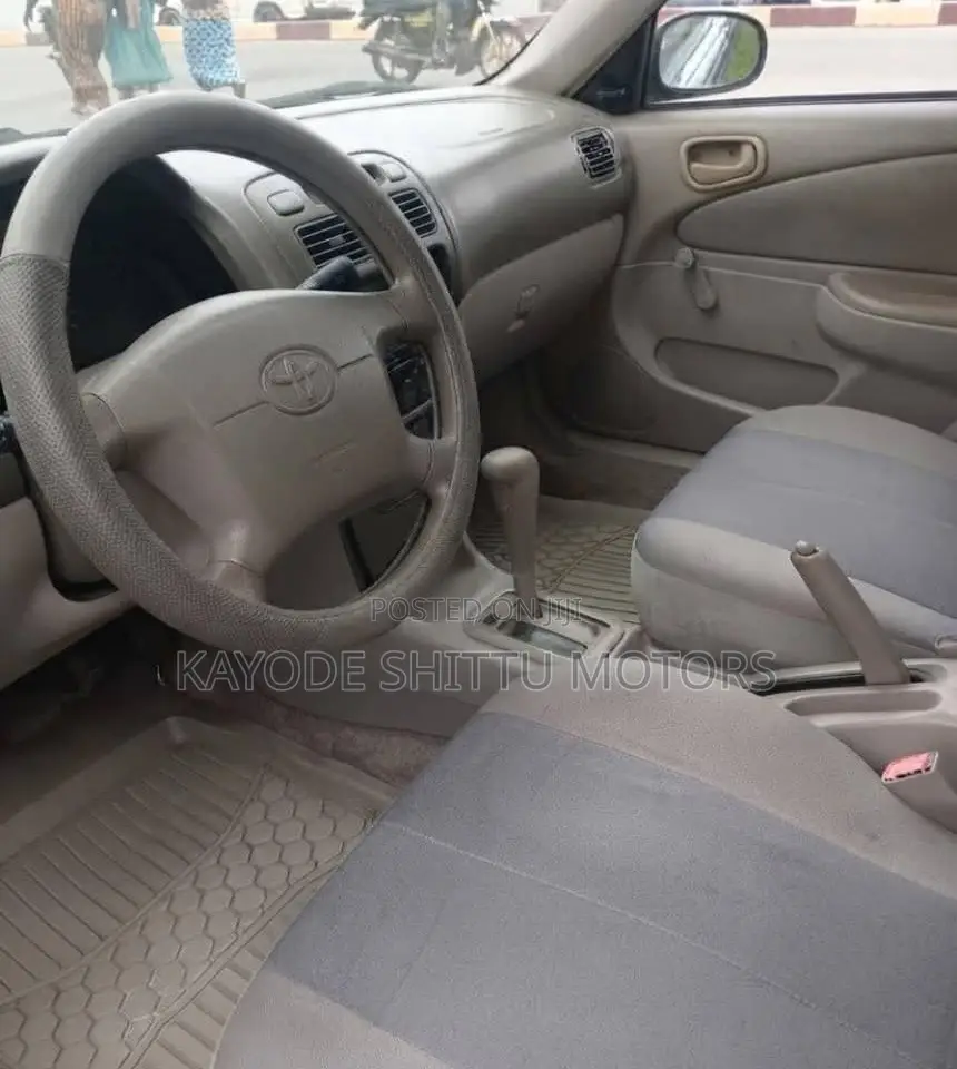 Toyota Corolla 1.9 D Sedan 2000 Black