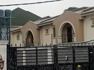 4bdrm Duplex in Oko Oba Gra Scheme 1 for sale