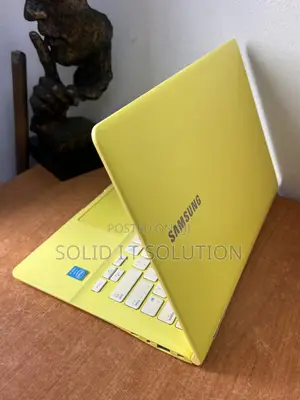 Laptop Samsung 4GB Intel Core i3 SSD 128GB