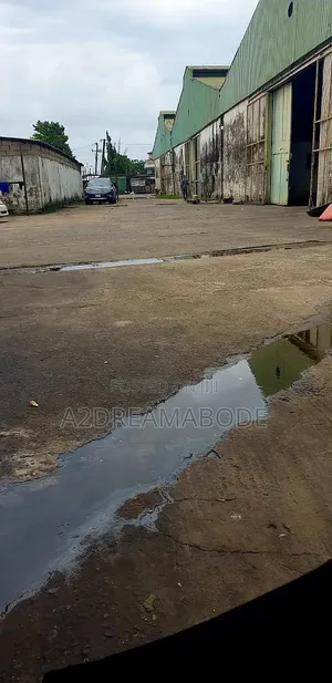 Exclusive Warehouse
