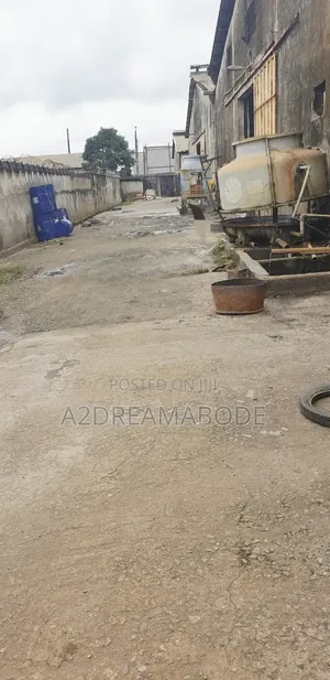 Exclusive Warehouse