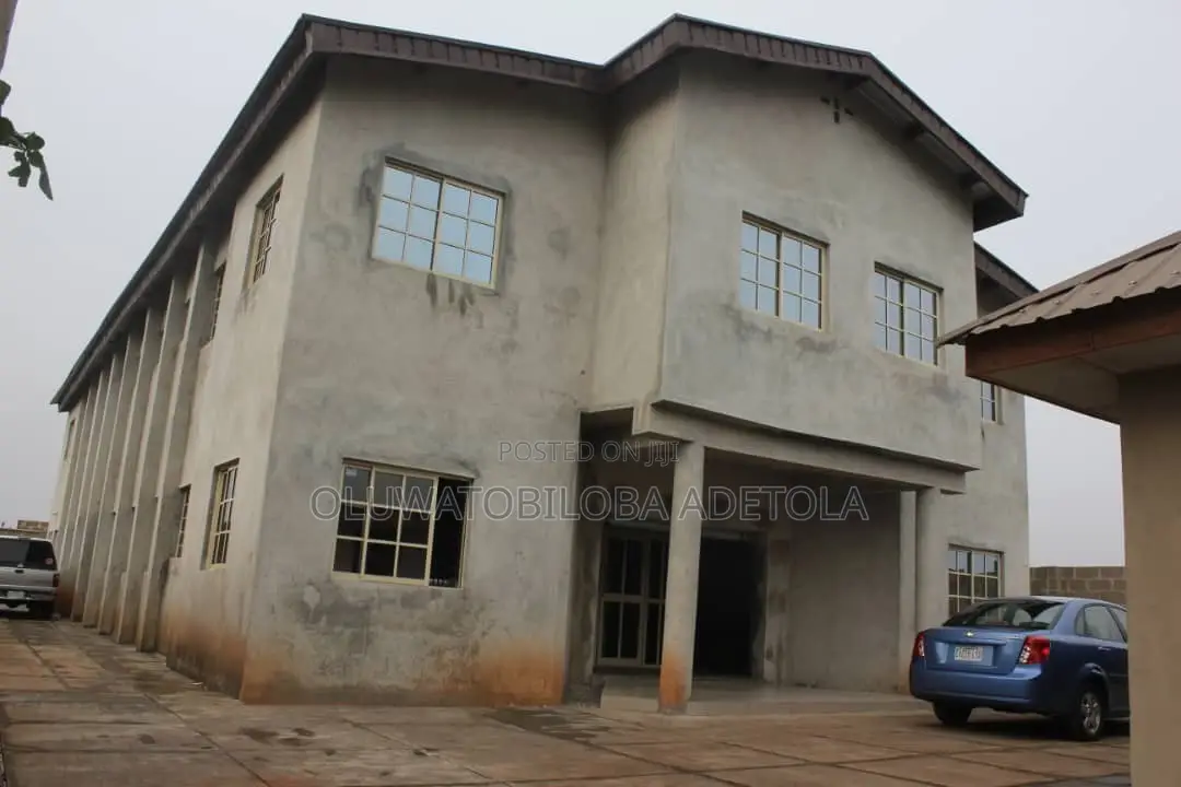 Warehouse to Let