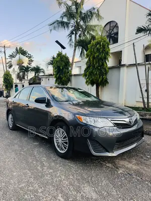 Toyota Camry LE 4dr Sedan (2.5L 4cyl 6A) 2012 Gray