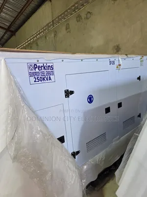 Super Quality Perkins England Diesel Soundproof Gen 2years Wty(250kva)