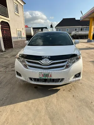 Toyota Venza 2010 White