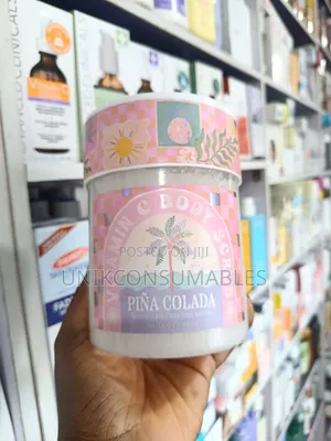 MIA & CO Piña Colada Smoothing Sugar Scrub 860g