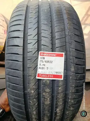 275/40r22 Original Brand New Bridgestone Tyre