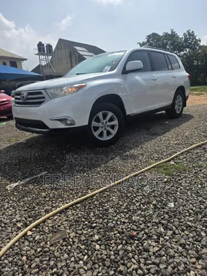 Toyota Highlander 3.5L 4WD 2013 White