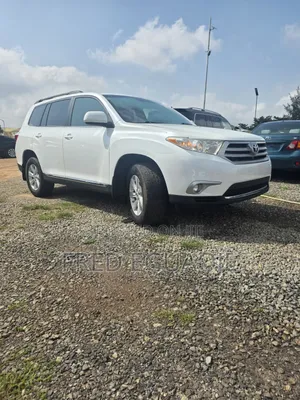 Toyota Highlander 3.5L 4WD 2013 White